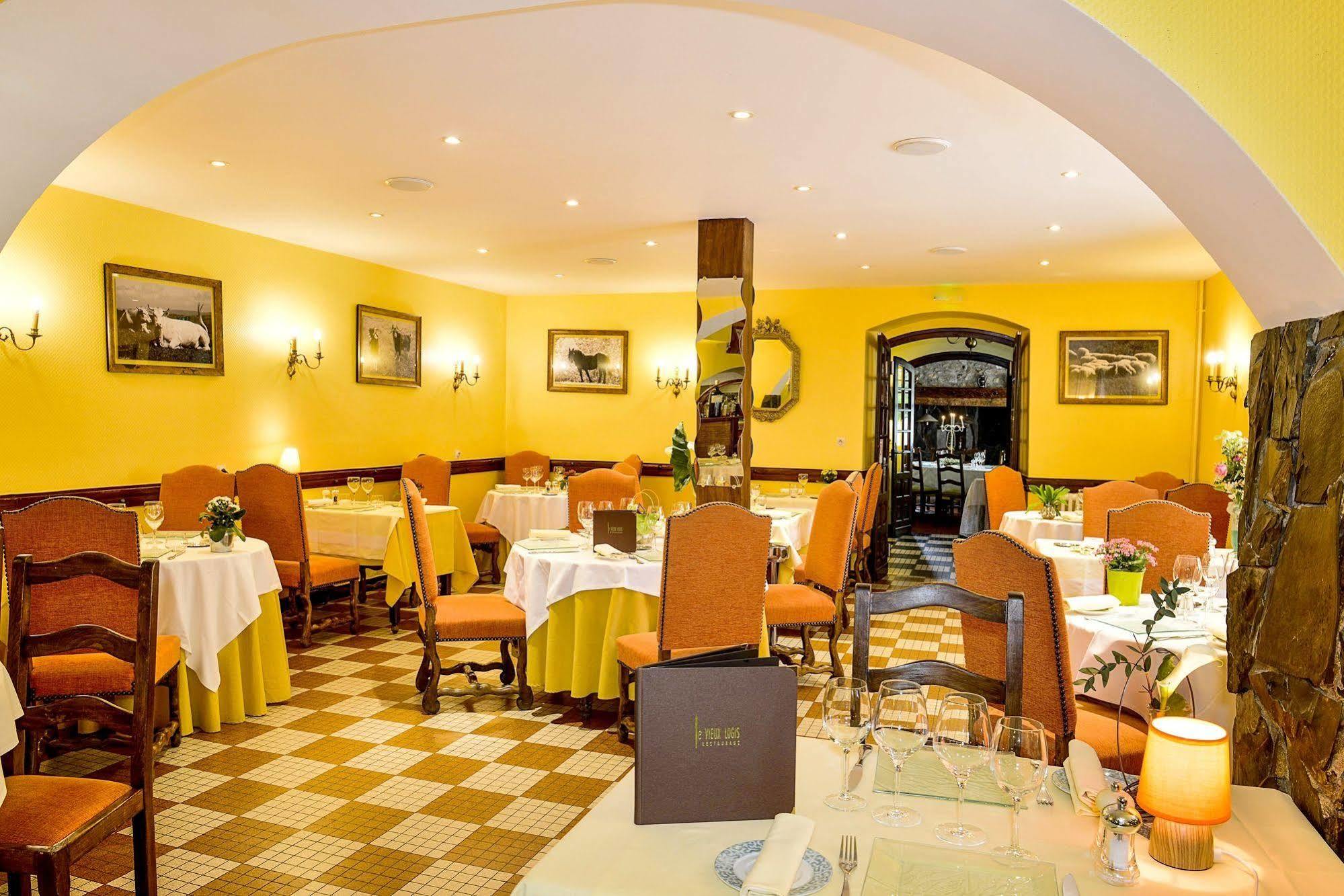 Hotel Logis Le Vieux Logis 3*
